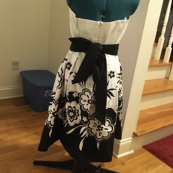 Black & White Floral Strapless Dress Plus Size 16 - Picture 5 of 7